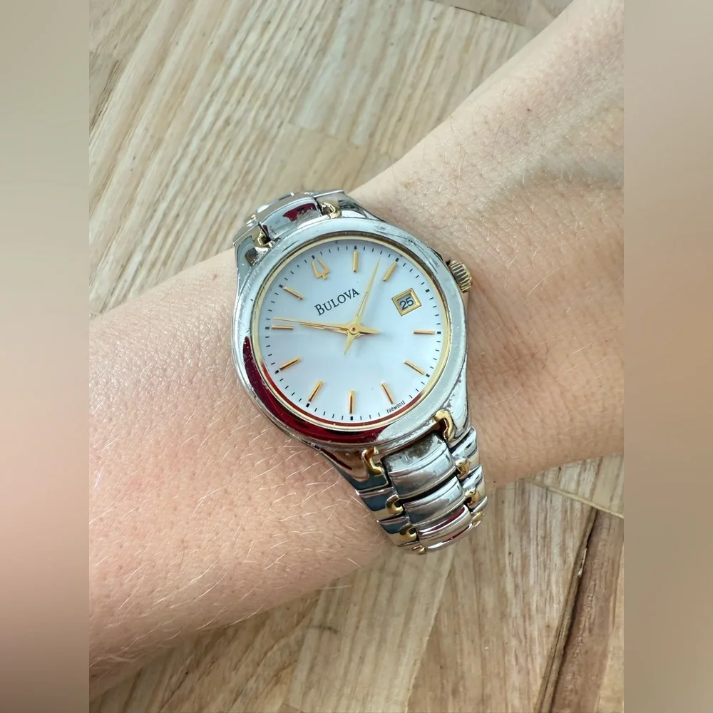 Bulova ladies two toned 98M001 watch NEW BATTERY